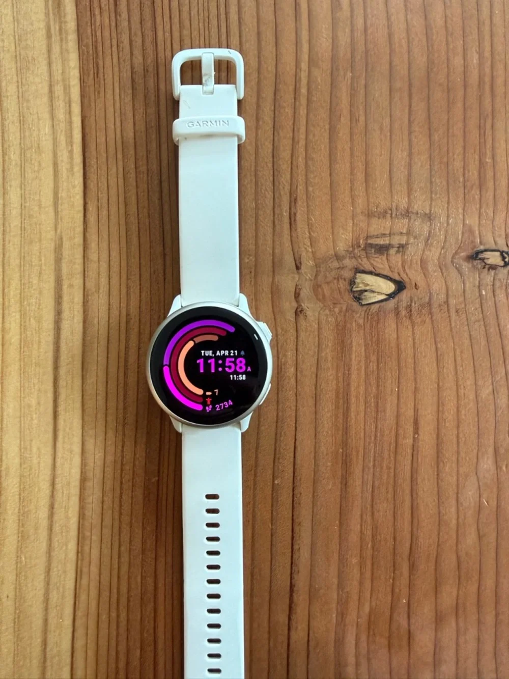 Garmin Vivoactive 6 Lunar Gold - Picture 1 of 9